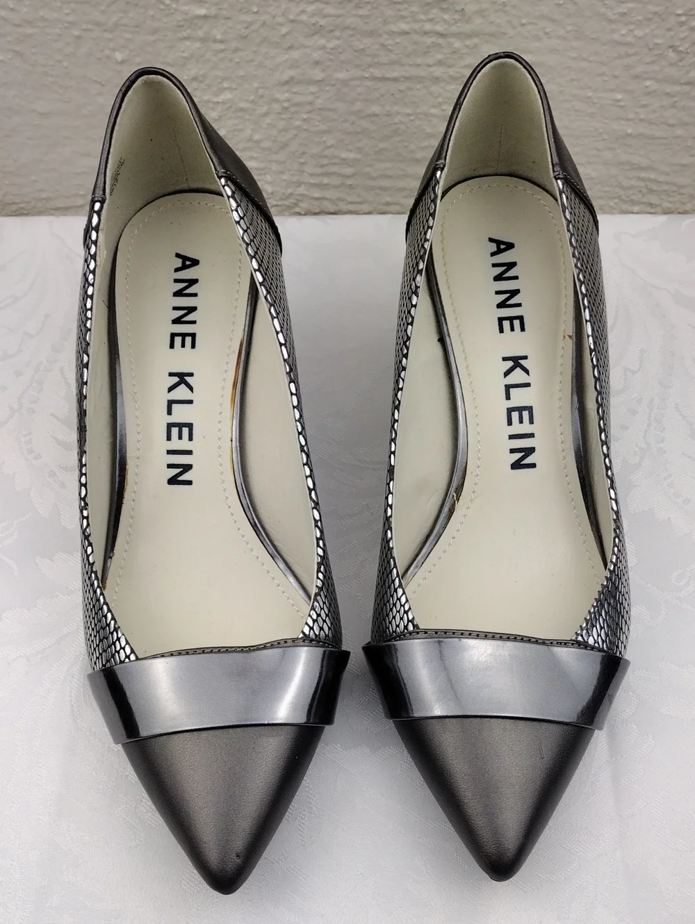 Anne Klein Finn Metallic Grey Pebbled Textured Point Toe Kitten Heel Pump Shoe